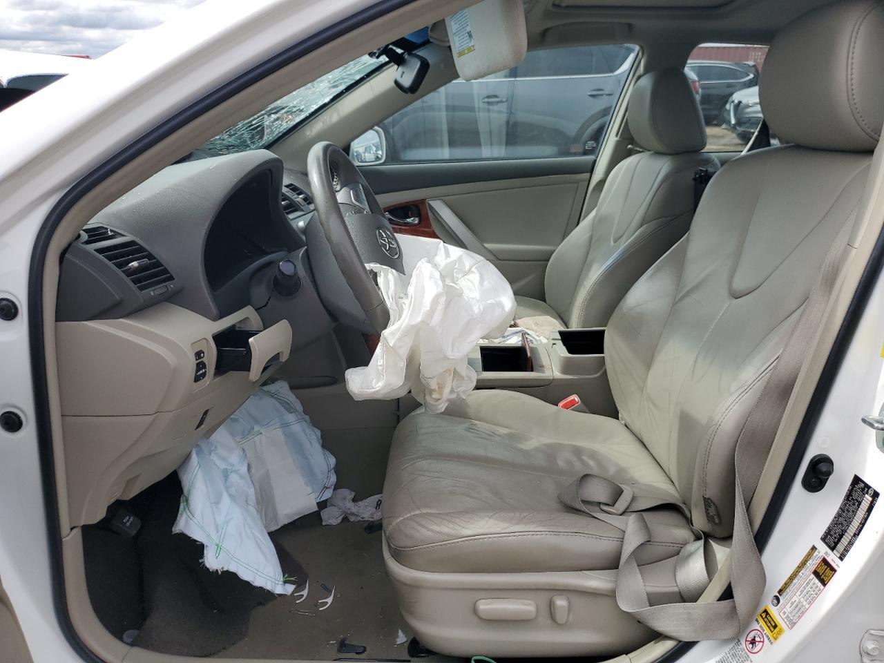2011 TOYOTA CAMRY