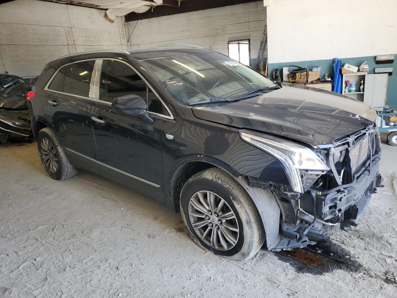 2017 CADILLAC XT5