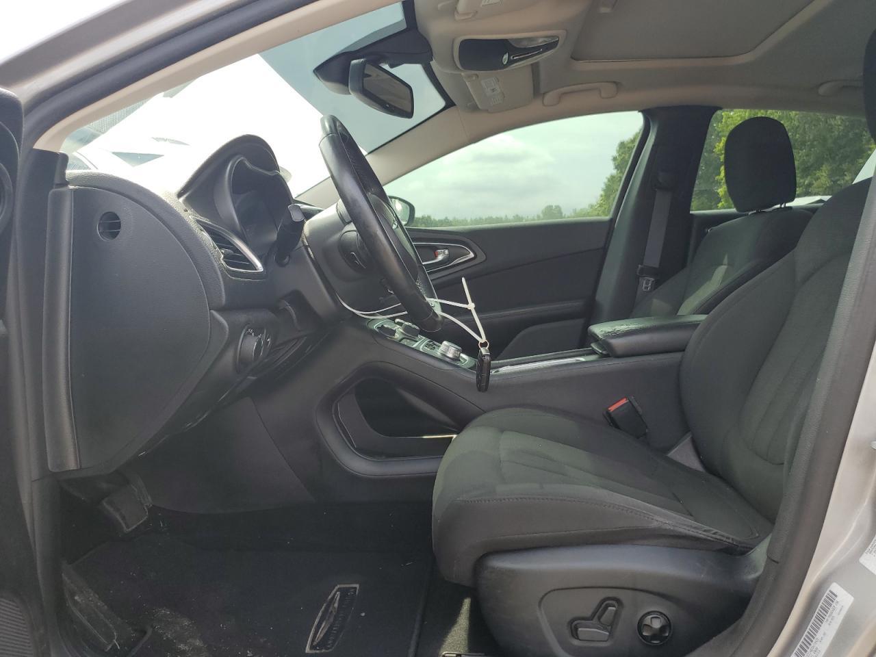 2016 CHRYSLER 200