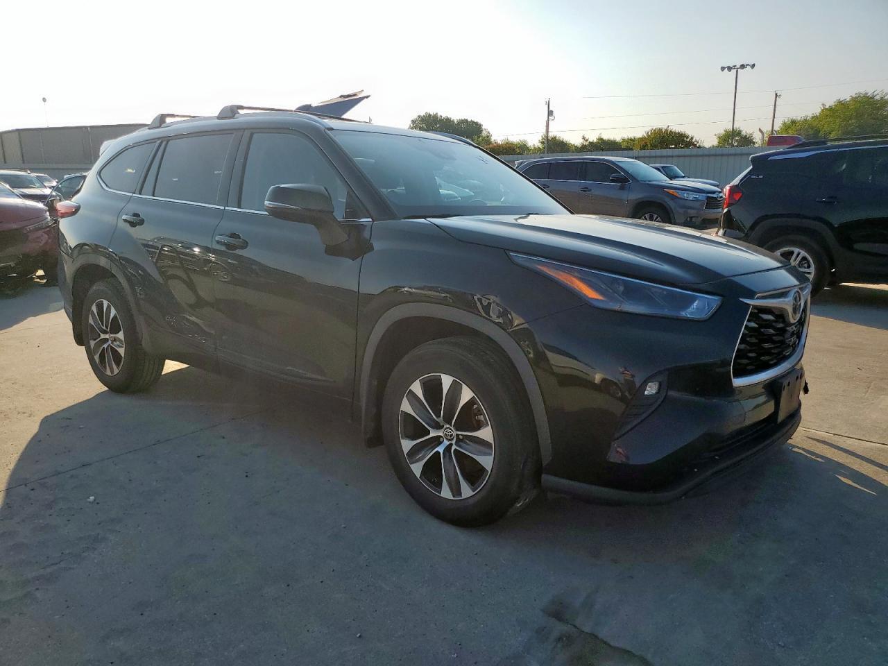 2022 TOYOTA HIGHLANDER