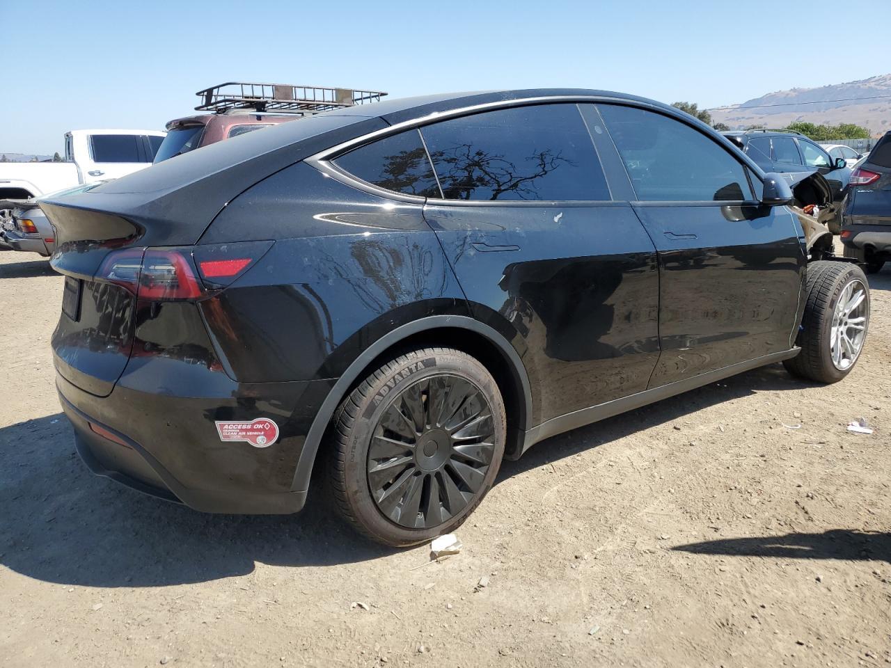2024 TESLA MODEL Y