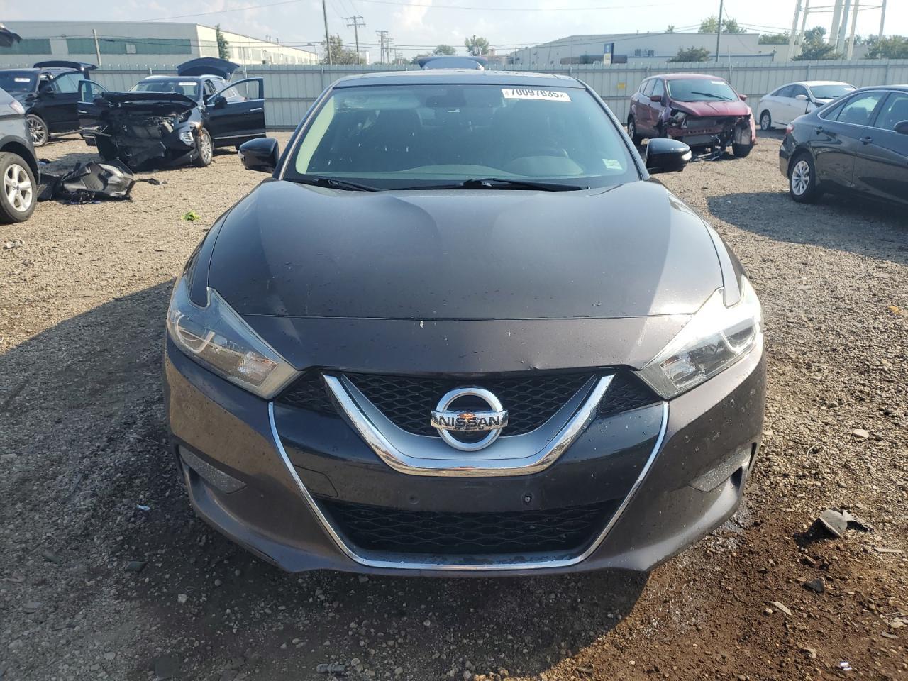 2017 NISSAN Maxima