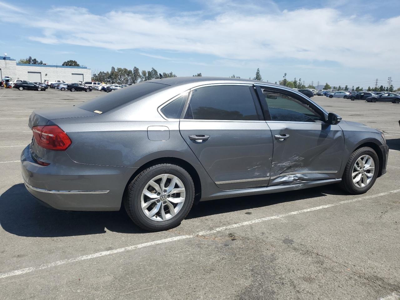 2016 VOLKSWAGEN Passat
