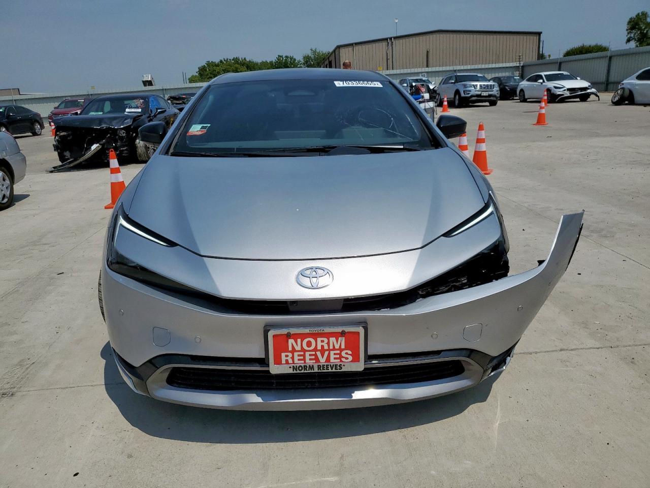 2024 TOYOTA PRIUS