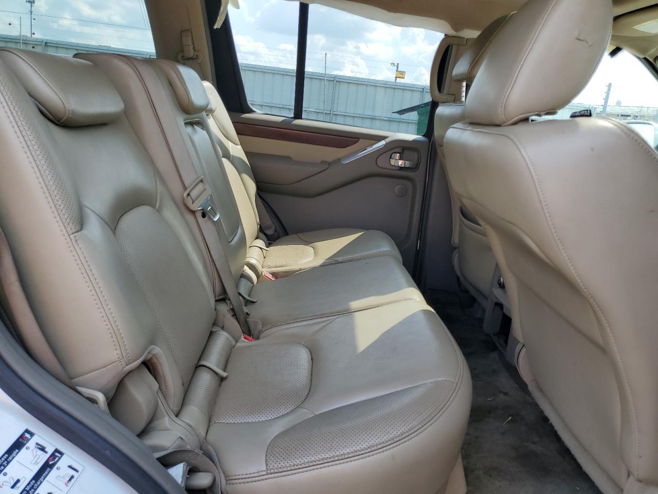 2011 NISSAN PATHFINDER