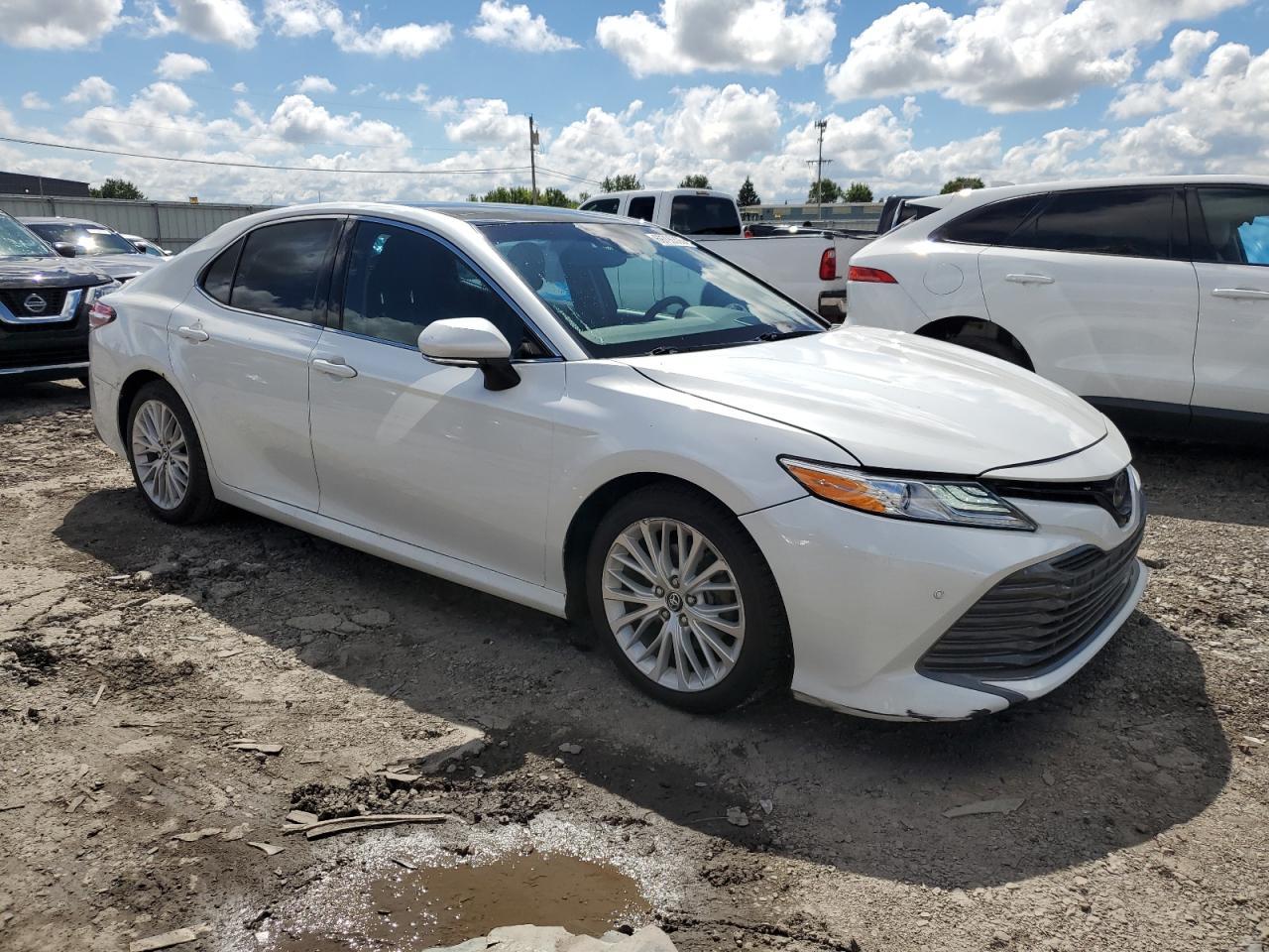 2018 TOYOTA CAMRY