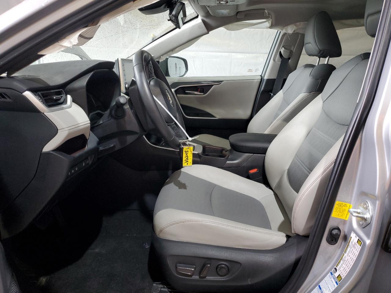 2019 TOYOTA RAV4