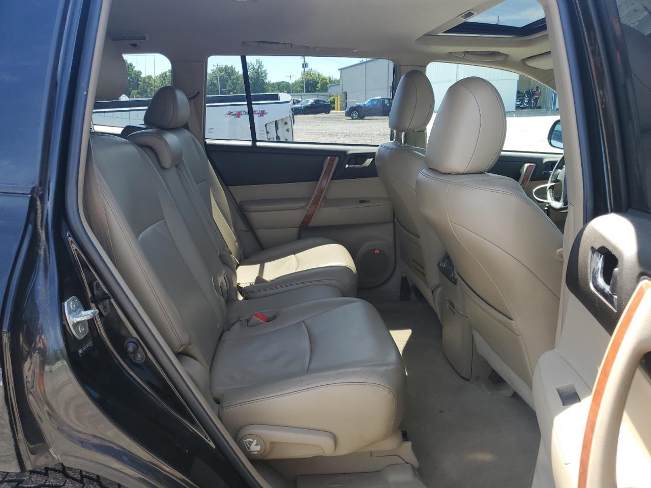 2010 TOYOTA HIGHLANDER