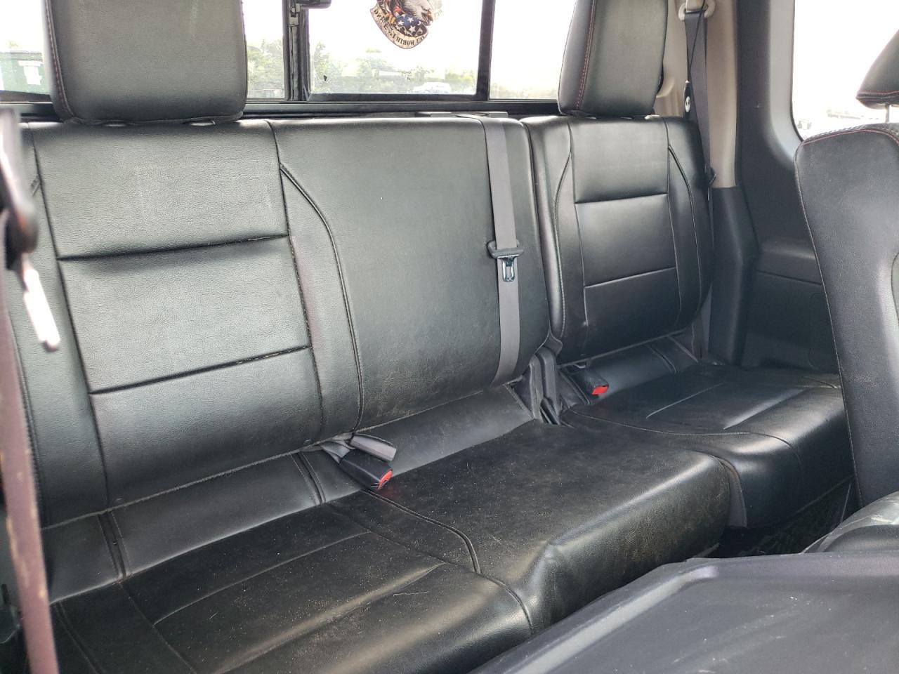 2012 NISSAN Titan