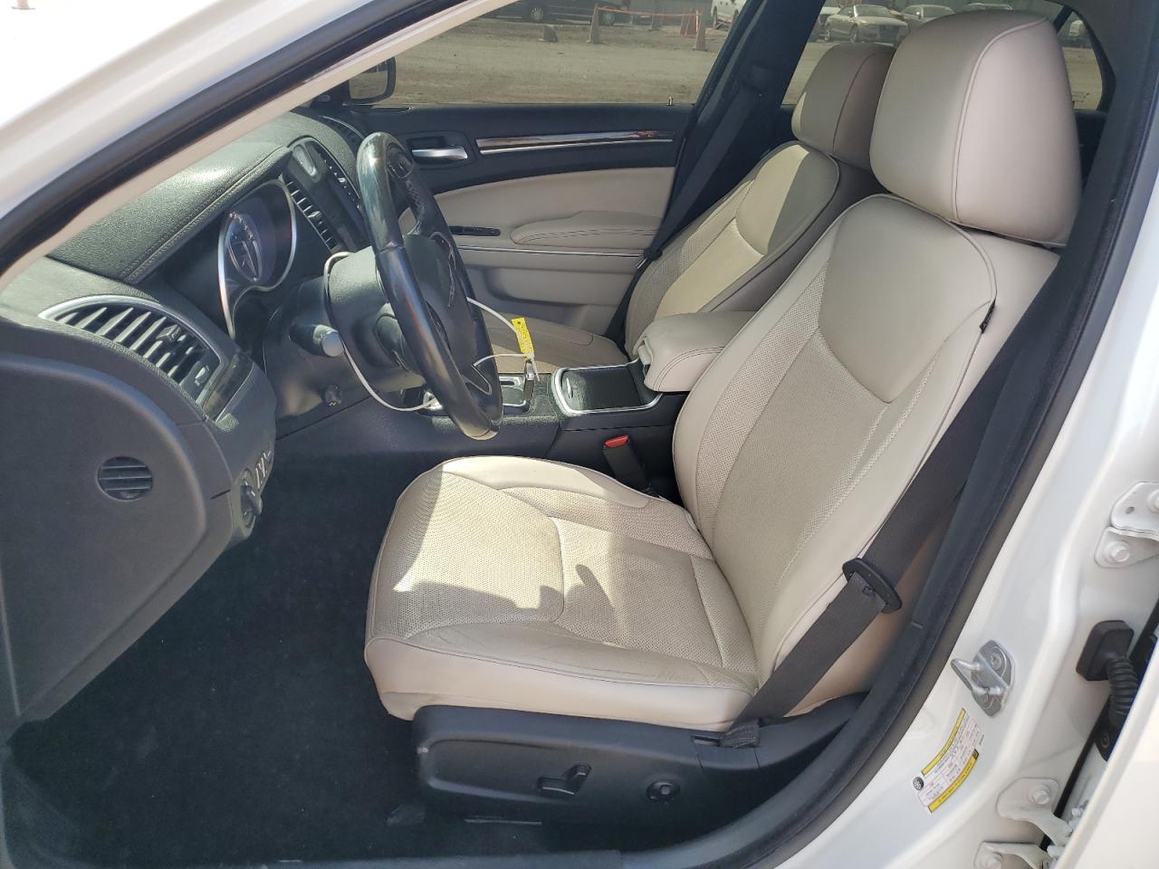 2019 CHRYSLER 300