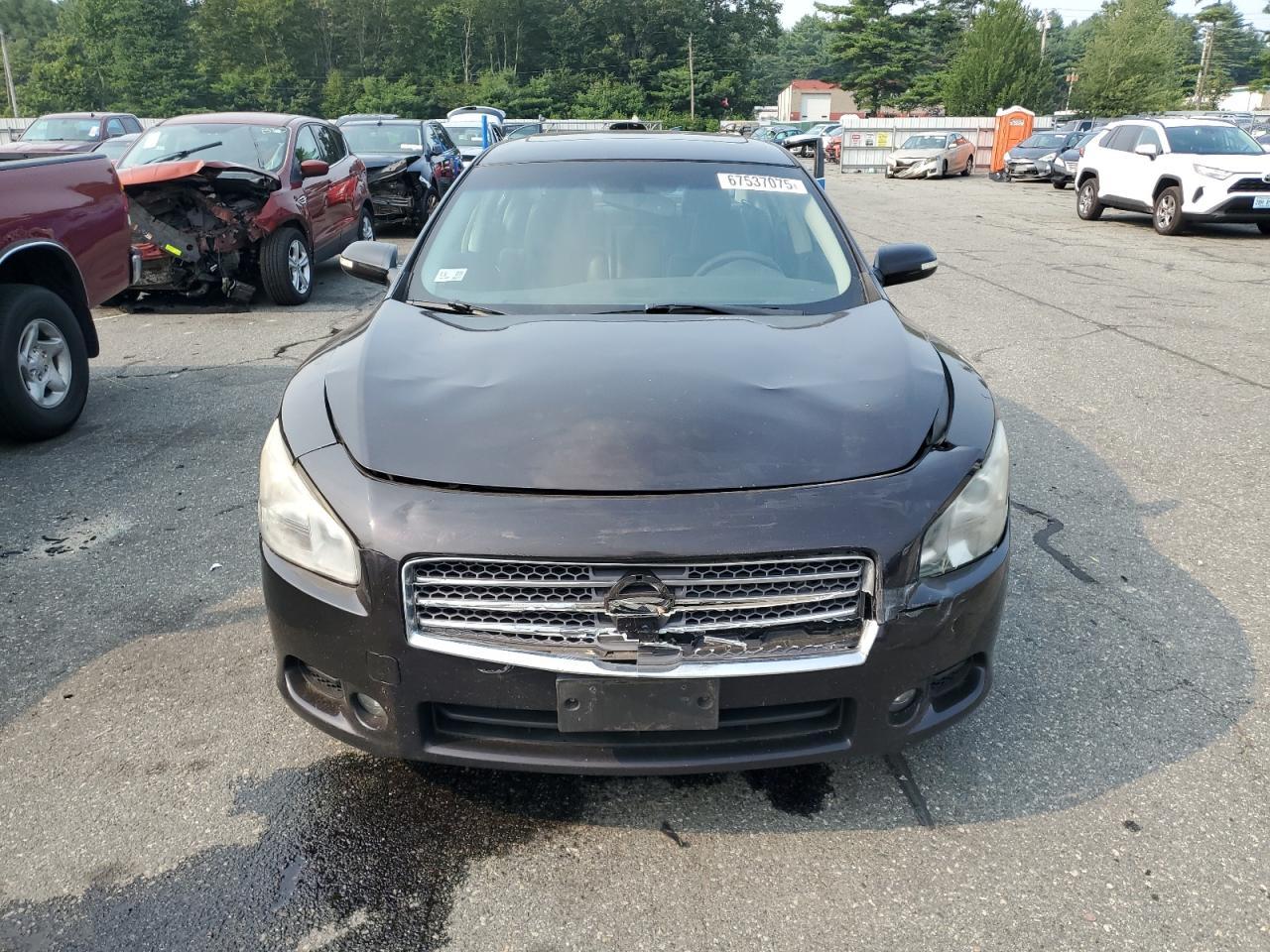 2011 NISSAN Maxima