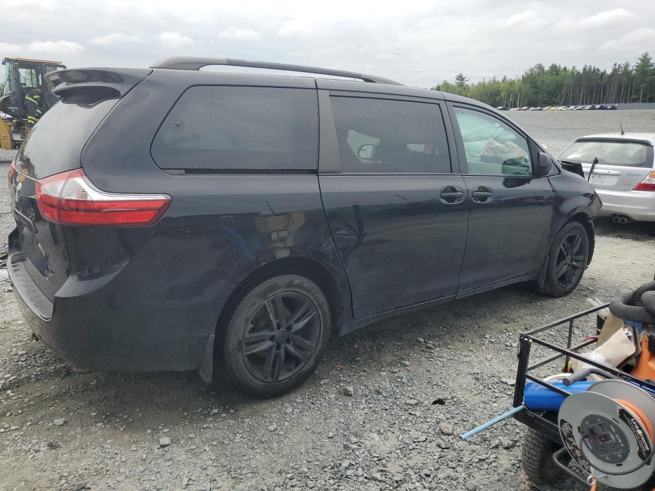2015 TOYOTA SIENNA