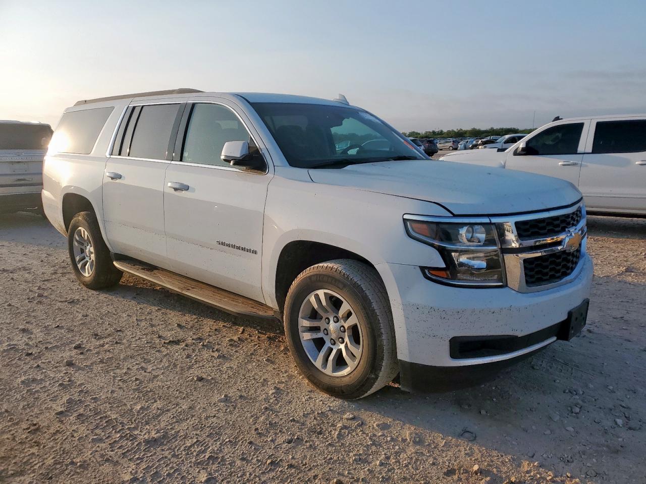 2018 CHEVROLET Suburban