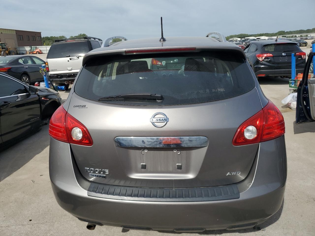 2014 NISSAN ROGUE