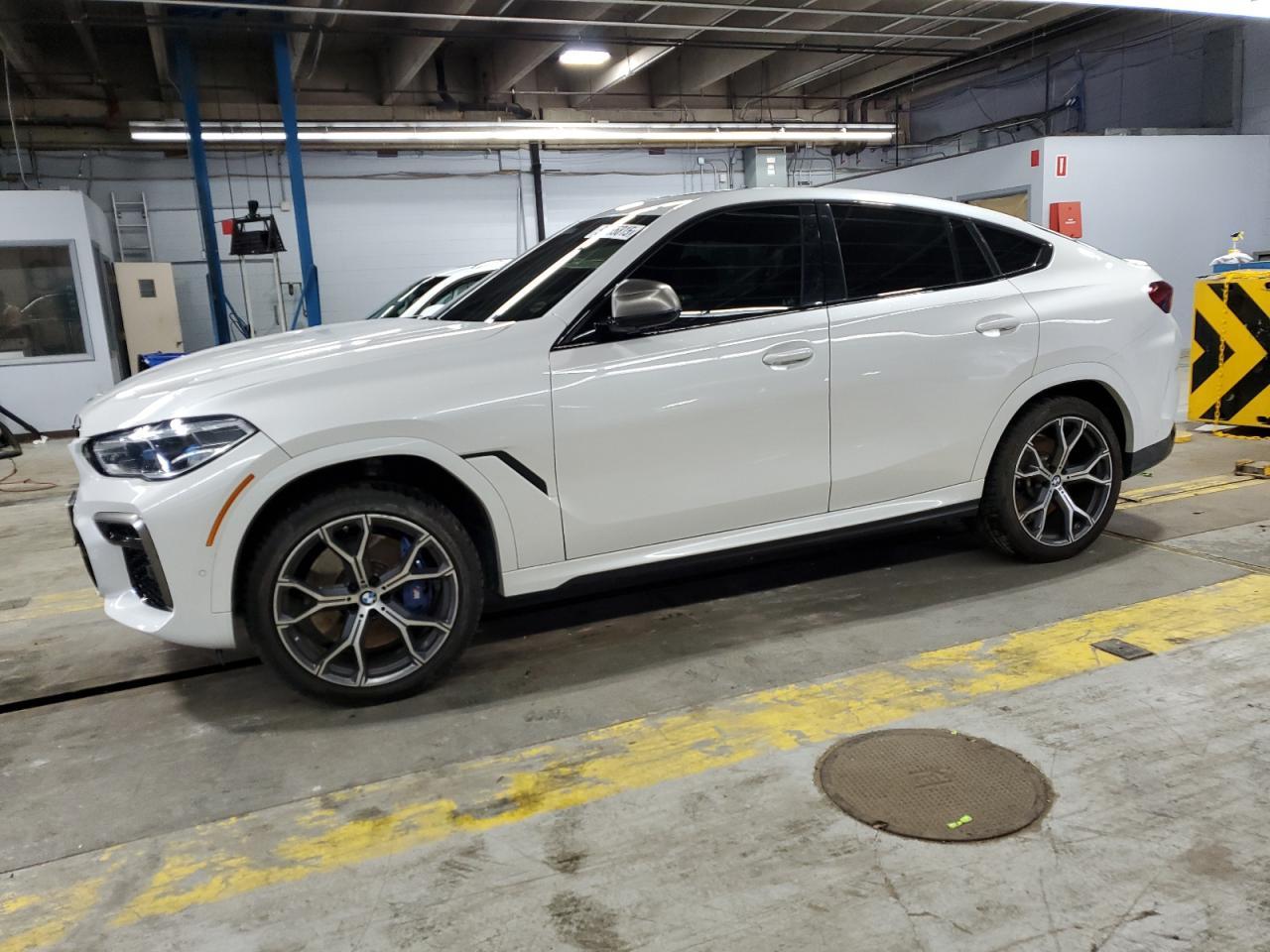2022 BMW X6
