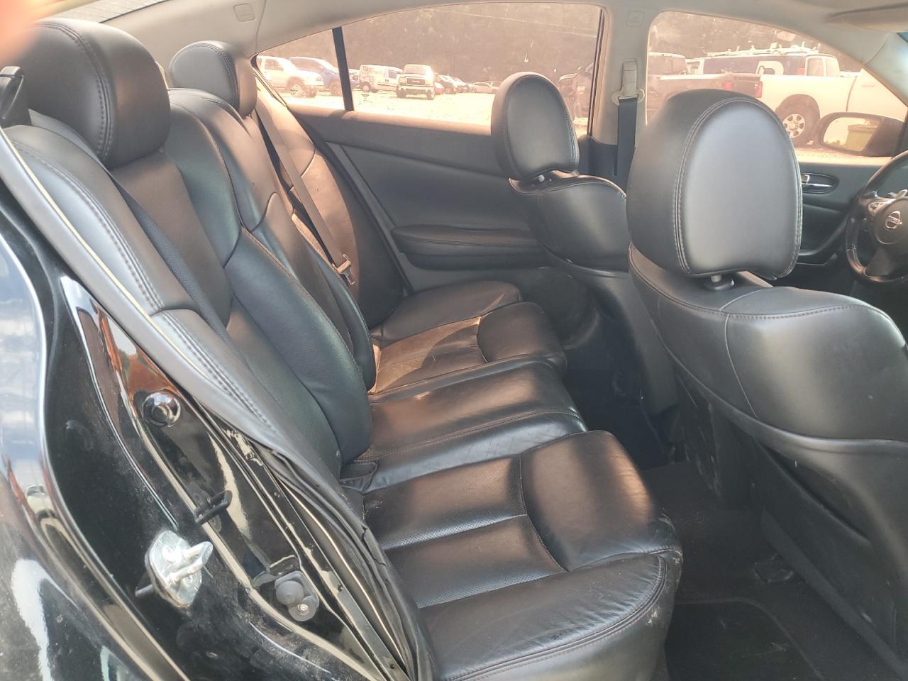 2011 NISSAN Maxima