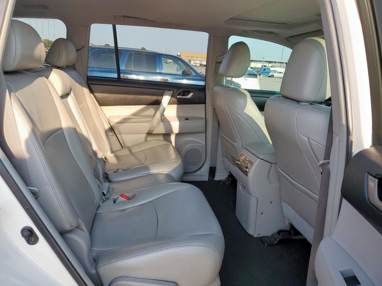 2012 TOYOTA HIGHLANDER