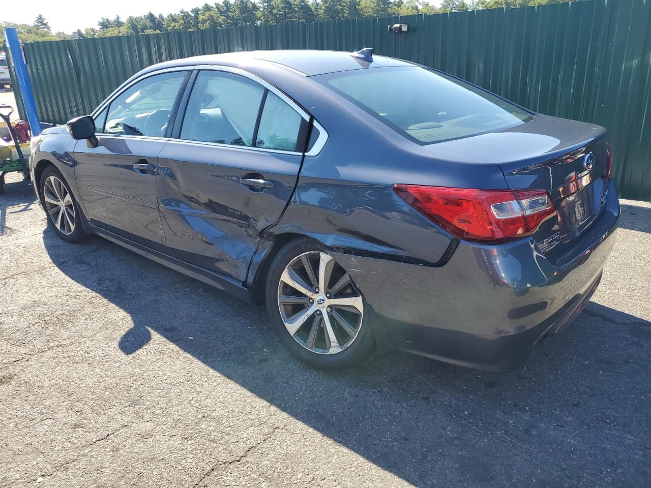 2017 SUBARU Legacy