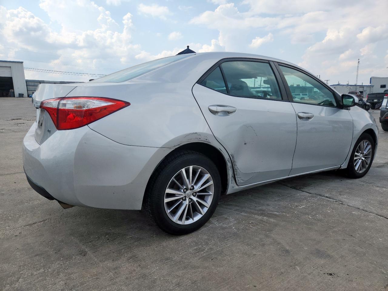 2015 TOYOTA COROLLA