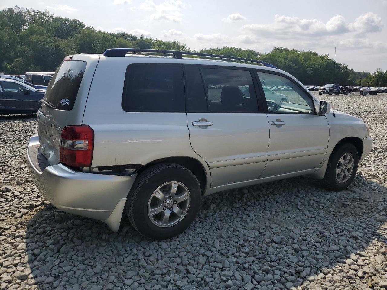 2004 TOYOTA HIGHLANDER