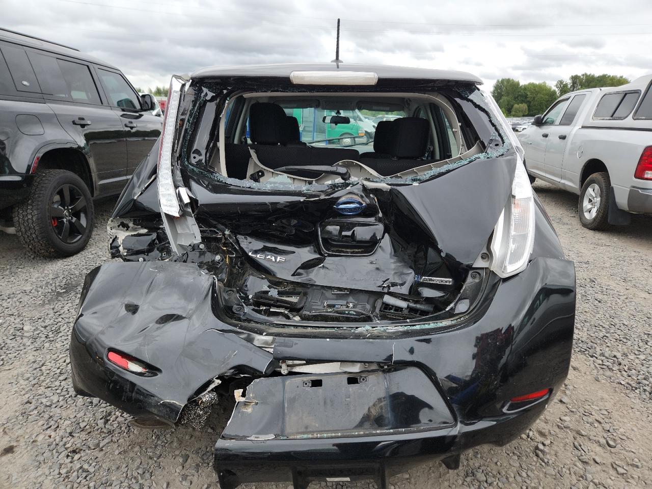 2015 NISSAN LEAF