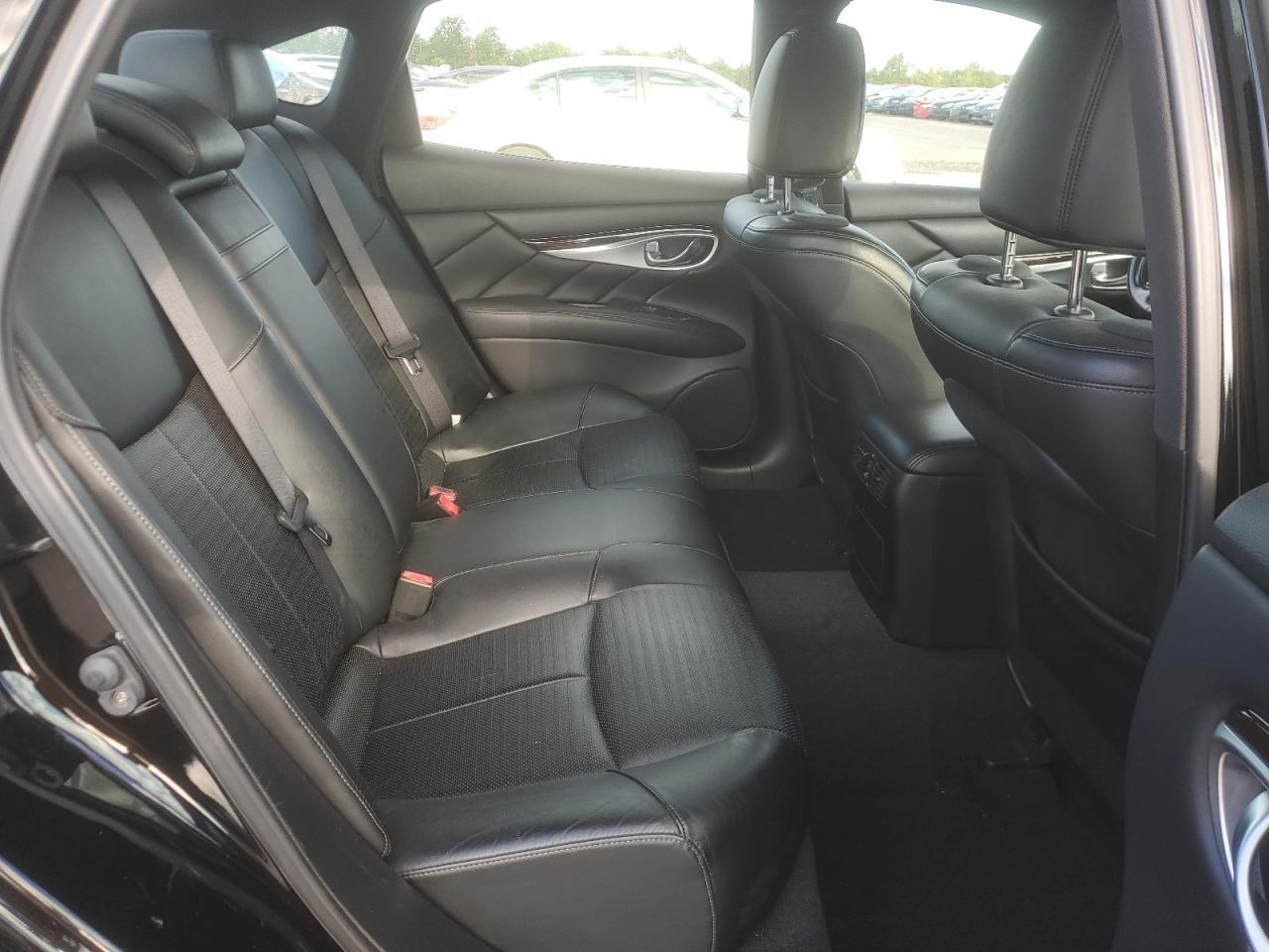2013 INFINITI M37