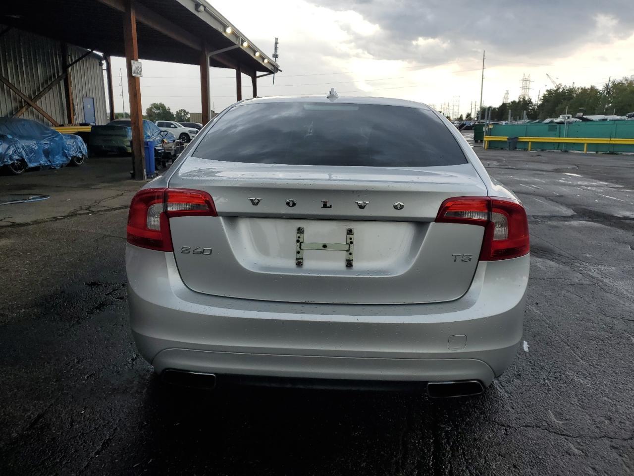 2014 VOLVO S60