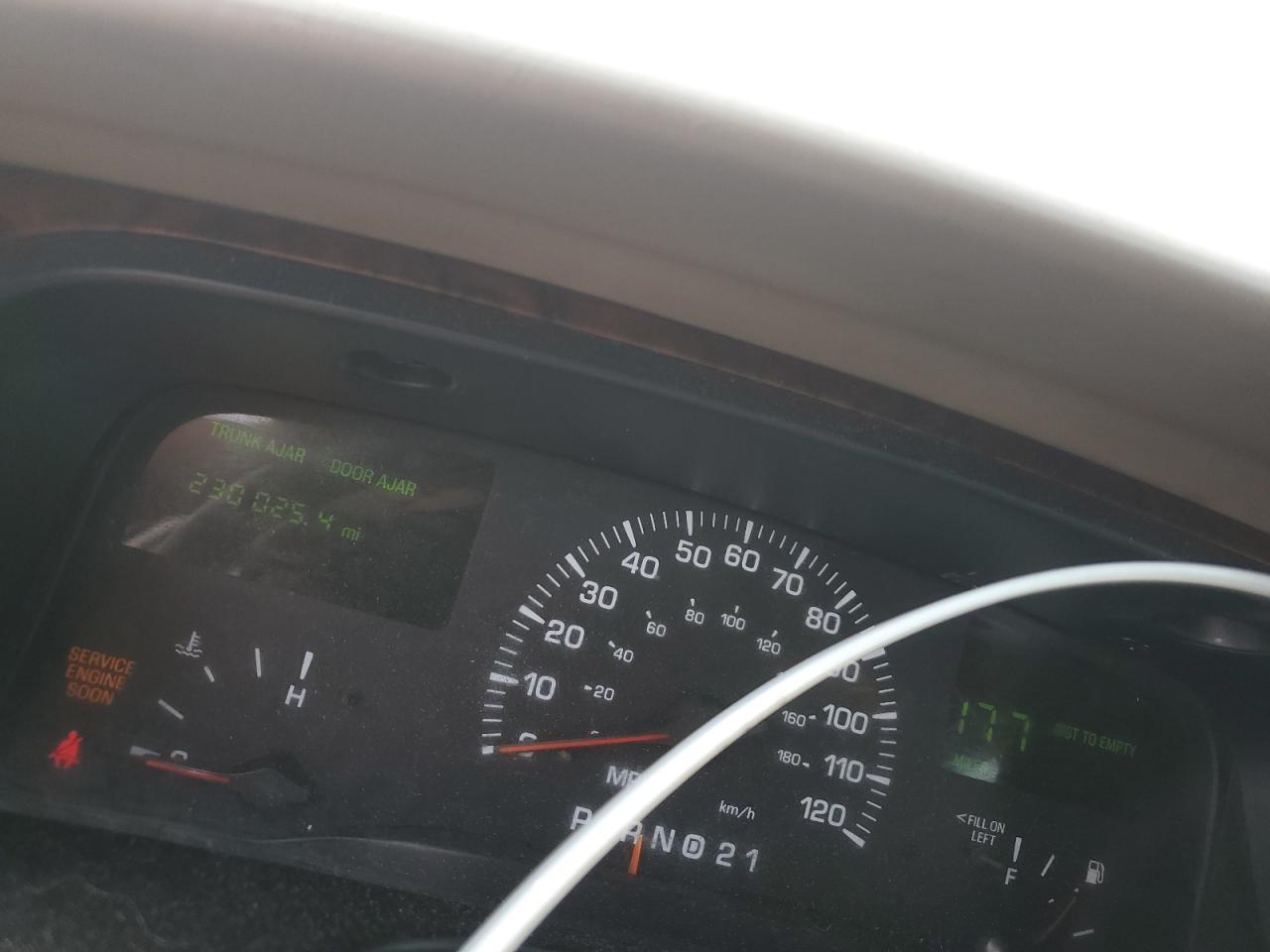2000 LINCOLN Town Car