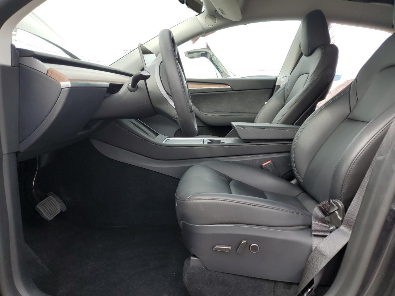 2025 TESLA MODEL Y