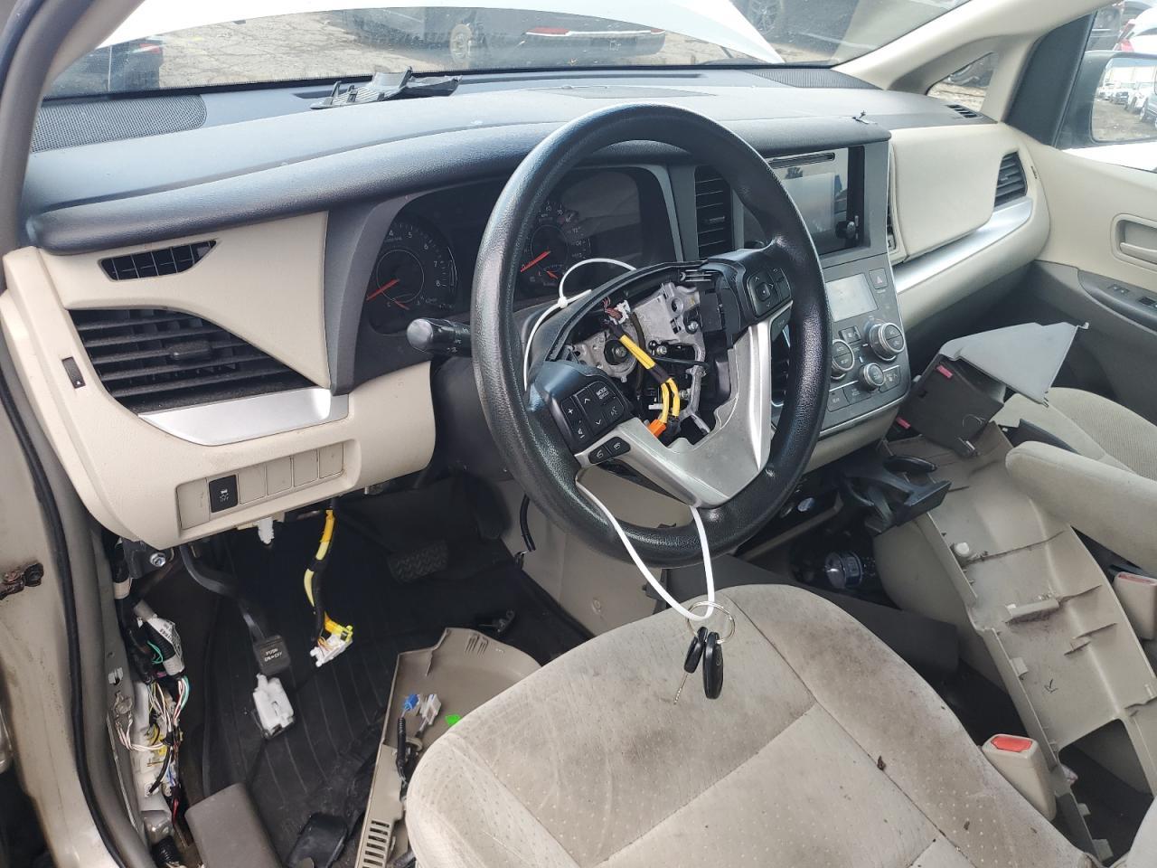 2017 TOYOTA SIENNA