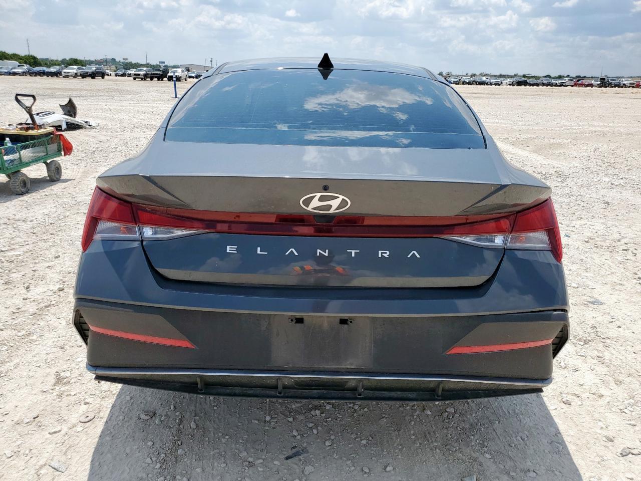 2024 HYUNDAI ELANTRA