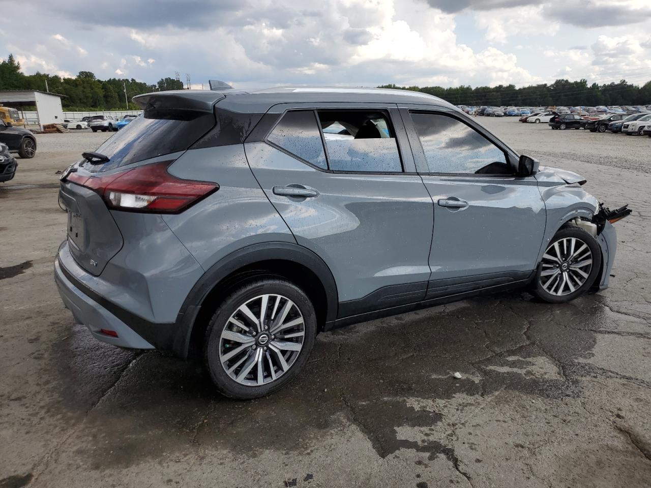 2021 NISSAN KICKS