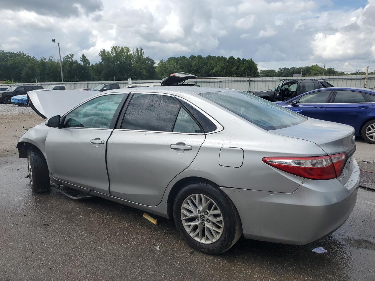 2016 TOYOTA CAMRY
