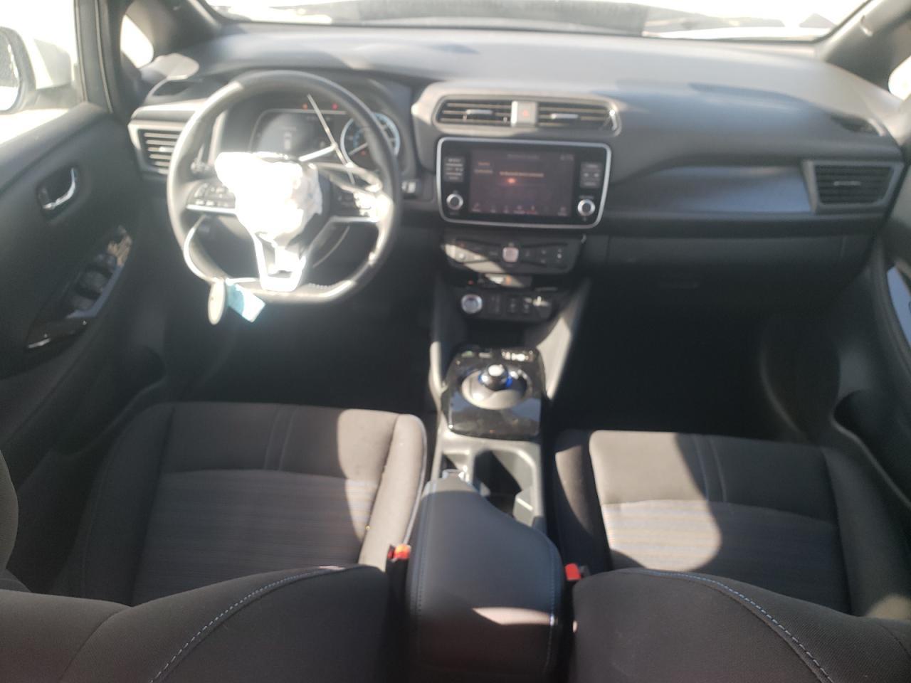 2025 NISSAN LEAF