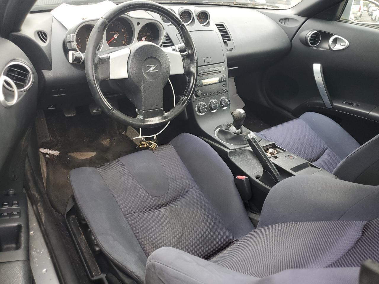 2005 NISSAN Z