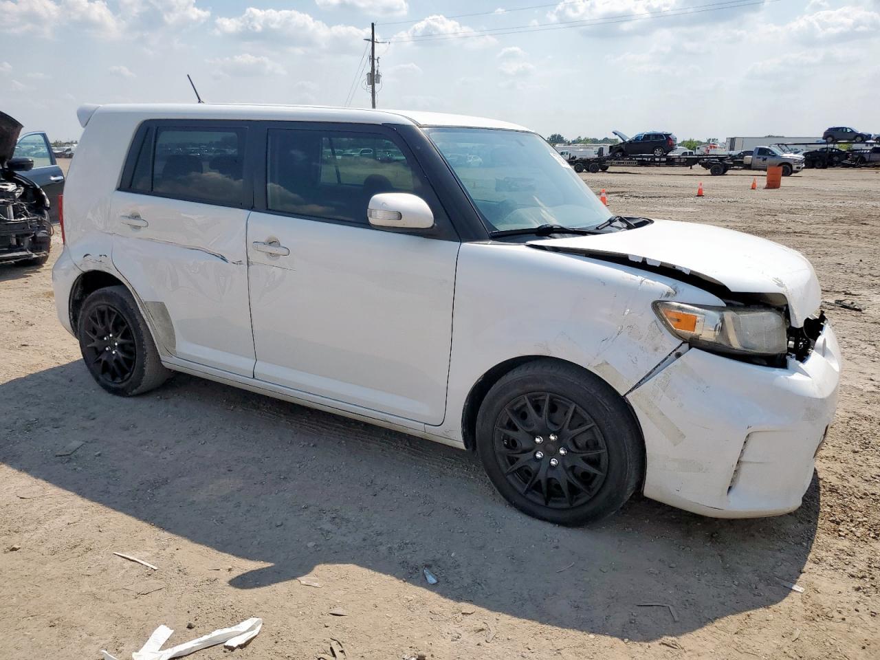 2015 TOYOTA SCION
