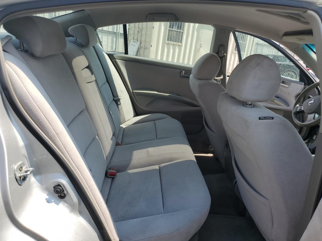 2004 NISSAN Maxima