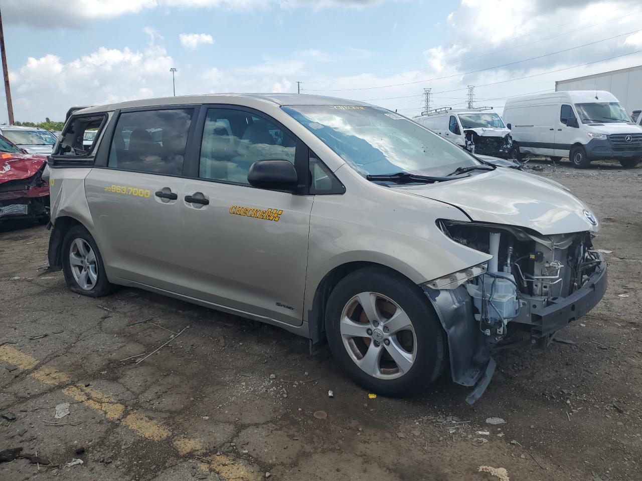 2017 TOYOTA SIENNA