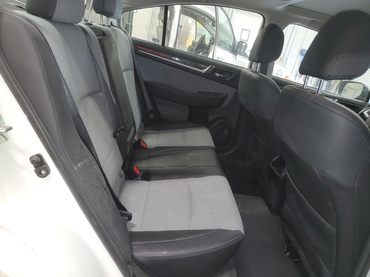 2017 SUBARU Legacy