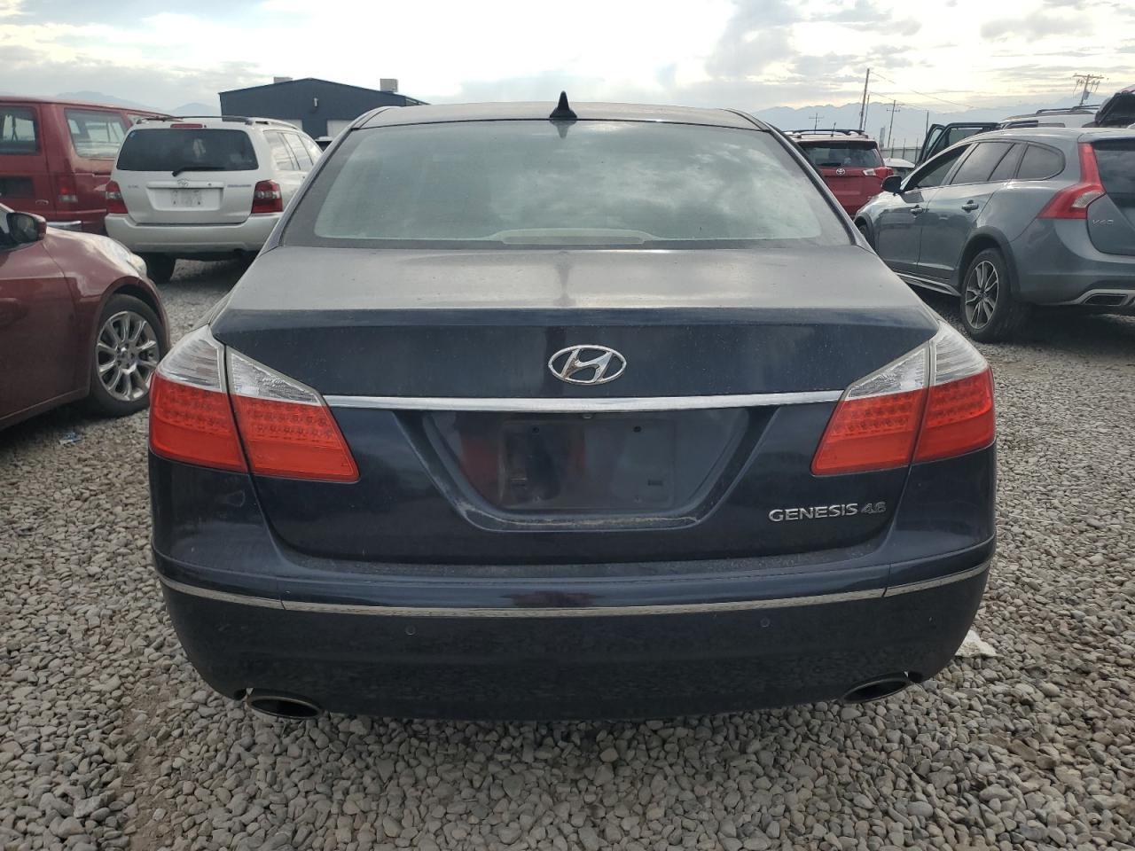 2011 HYUNDAI GENESIS