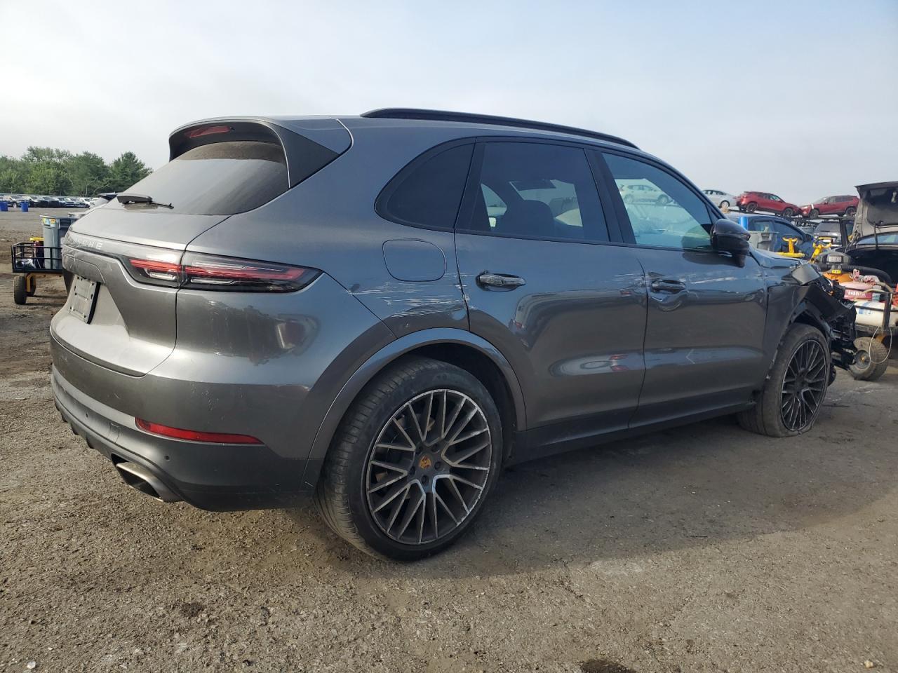 2019 PORSCHE CAYENNE