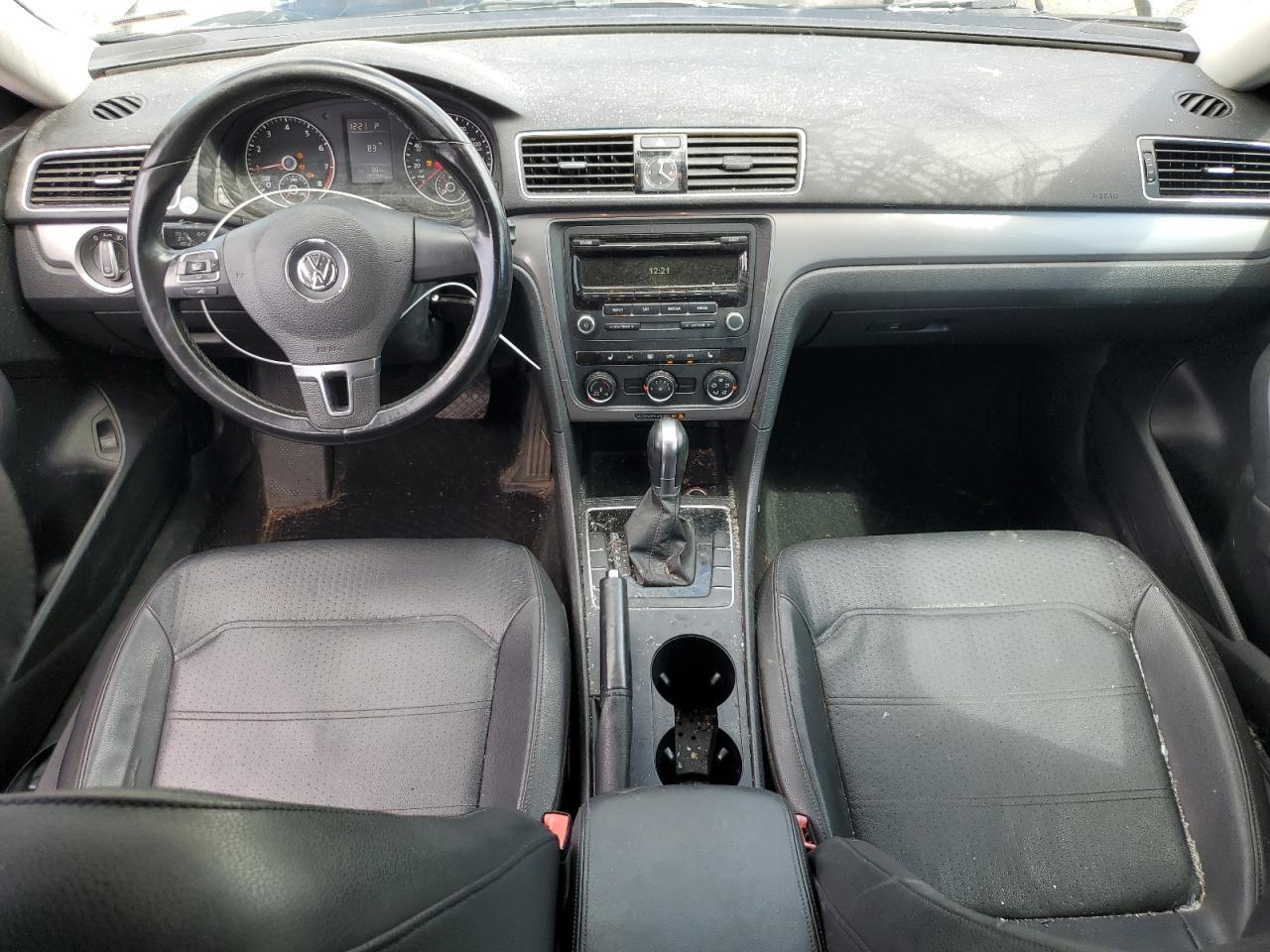 2015 VOLKSWAGEN Passat
