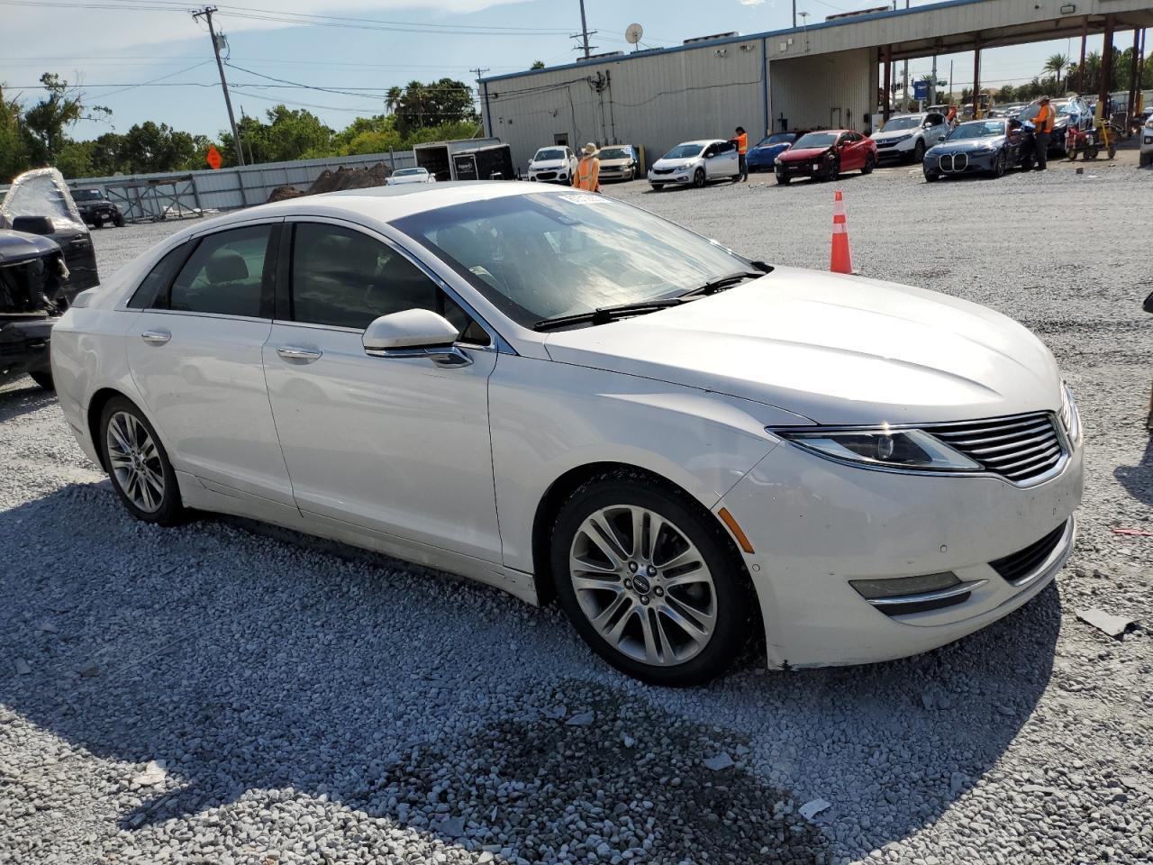 2013 LINCOLN MKZ