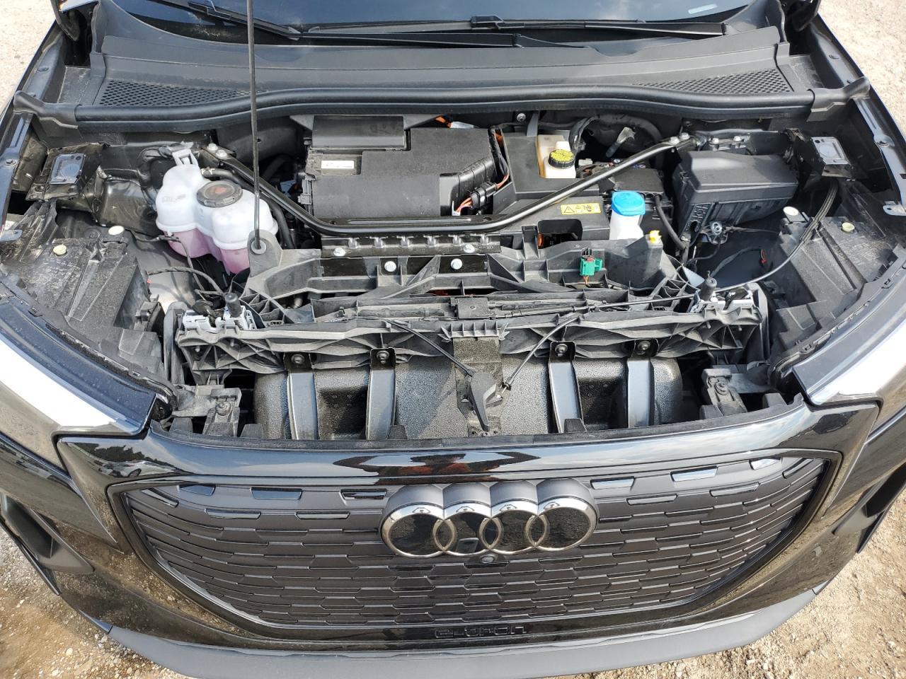2024 AUDI Q4 e-tron