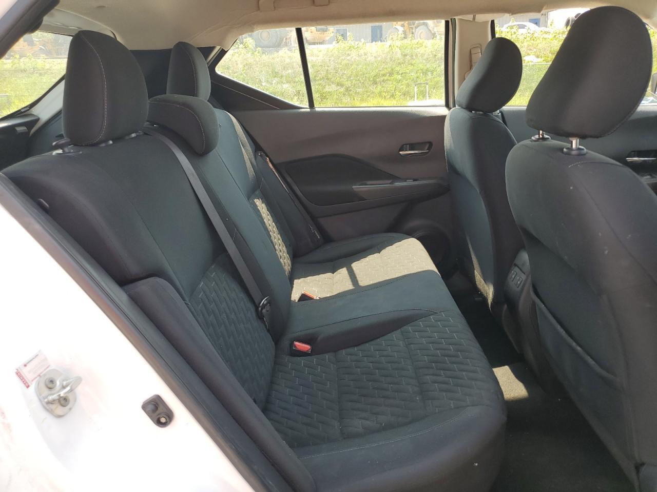 2023 NISSAN KICKS
