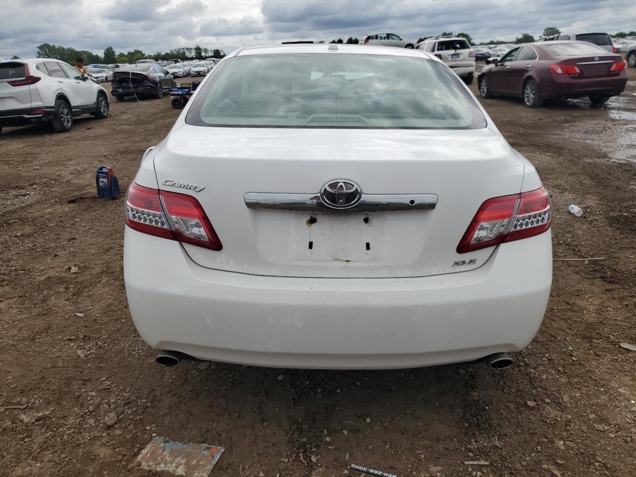 2011 TOYOTA CAMRY