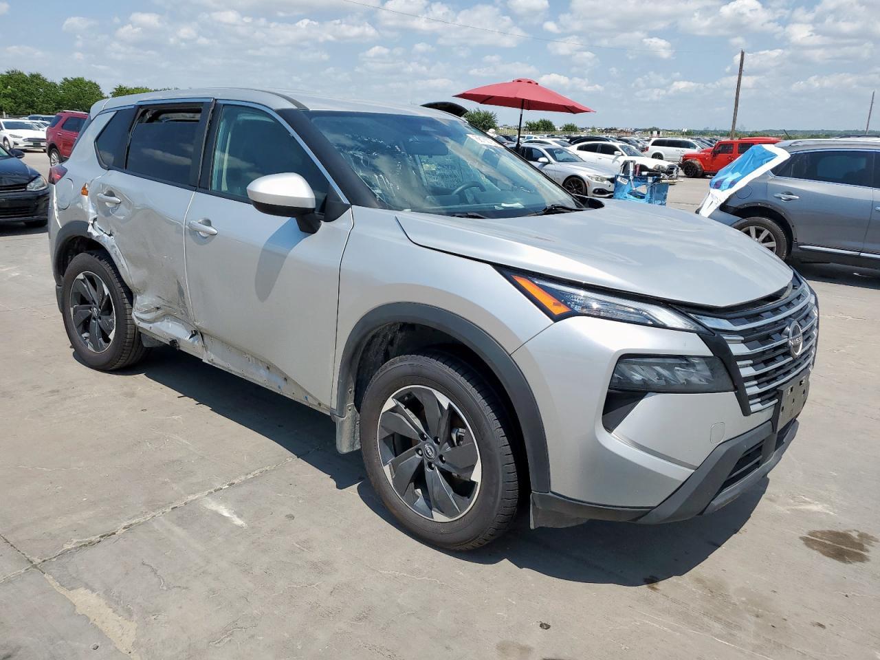 2024 NISSAN ROGUE
