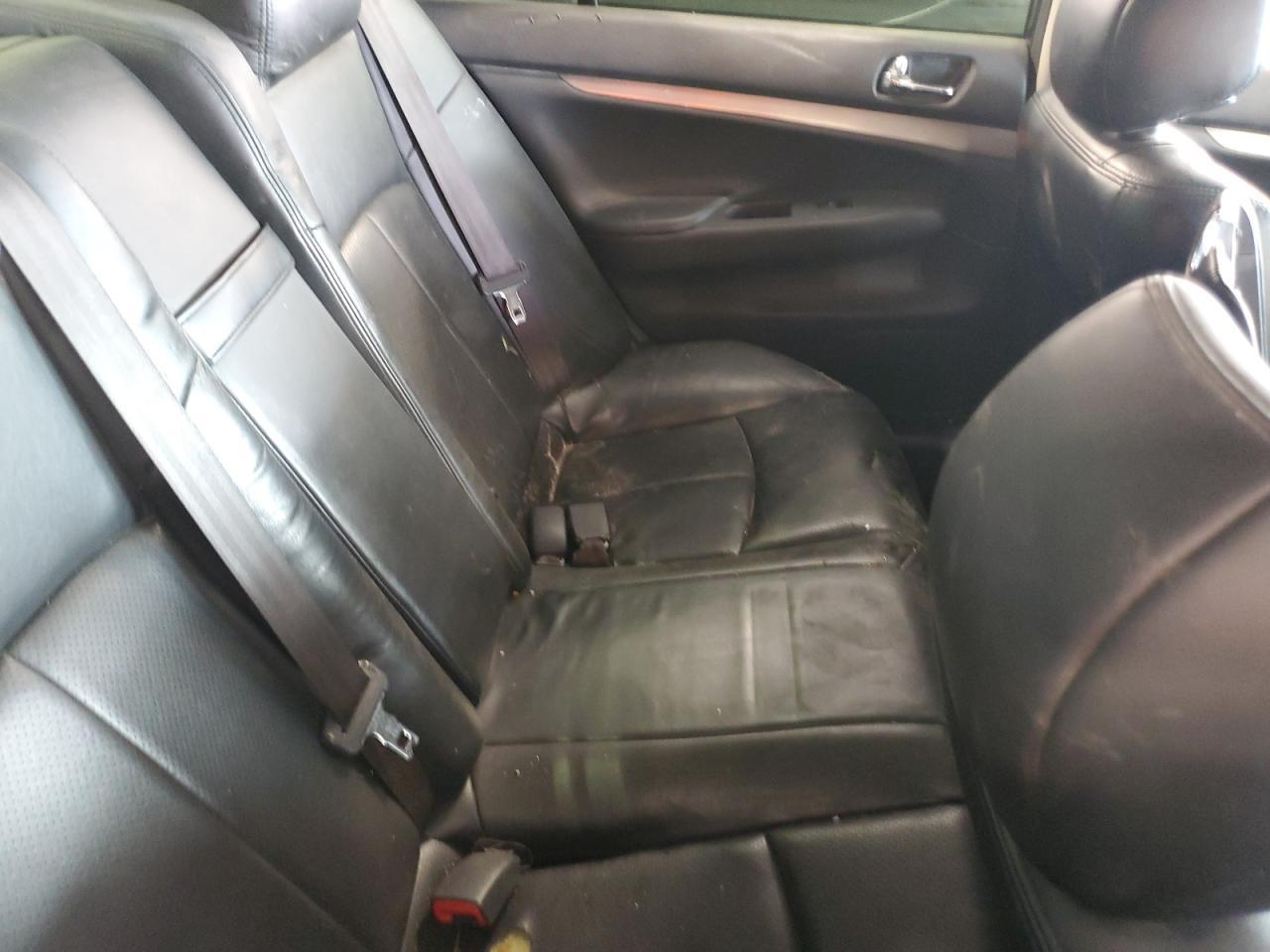 2015 INFINITI Q40