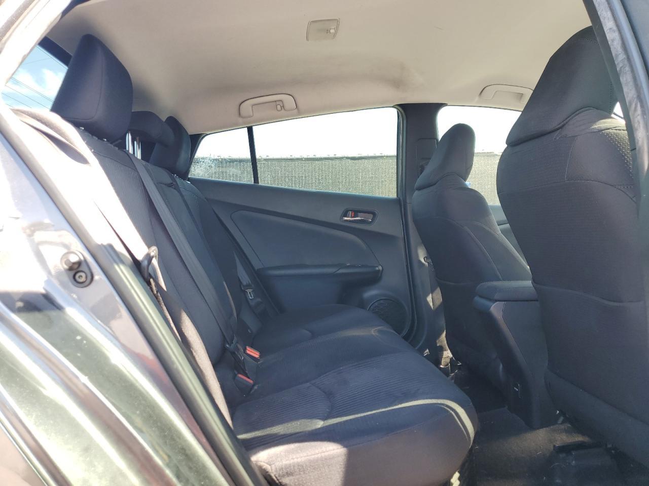 2017 TOYOTA PRIUS