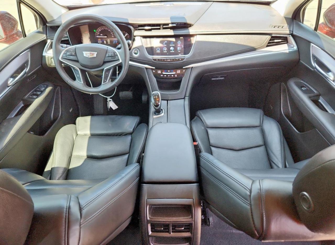 2017 CADILLAC XT5